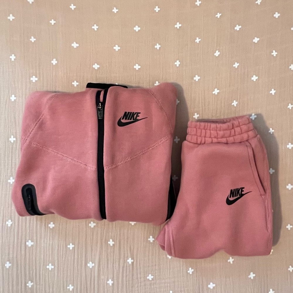 Nike Tech Fleece Full Zip Set (3T) Great condition - Picture 3 of 4